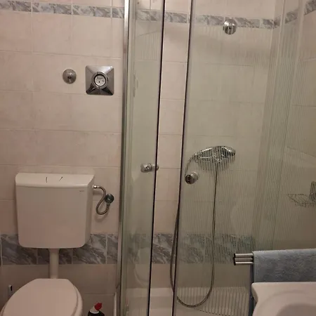 Tivoli Apartament *